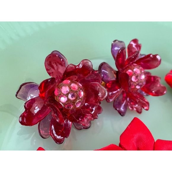 Vintage lot 5 pair vintage Flower Statement Clip Earrings - Picture 8 of 10